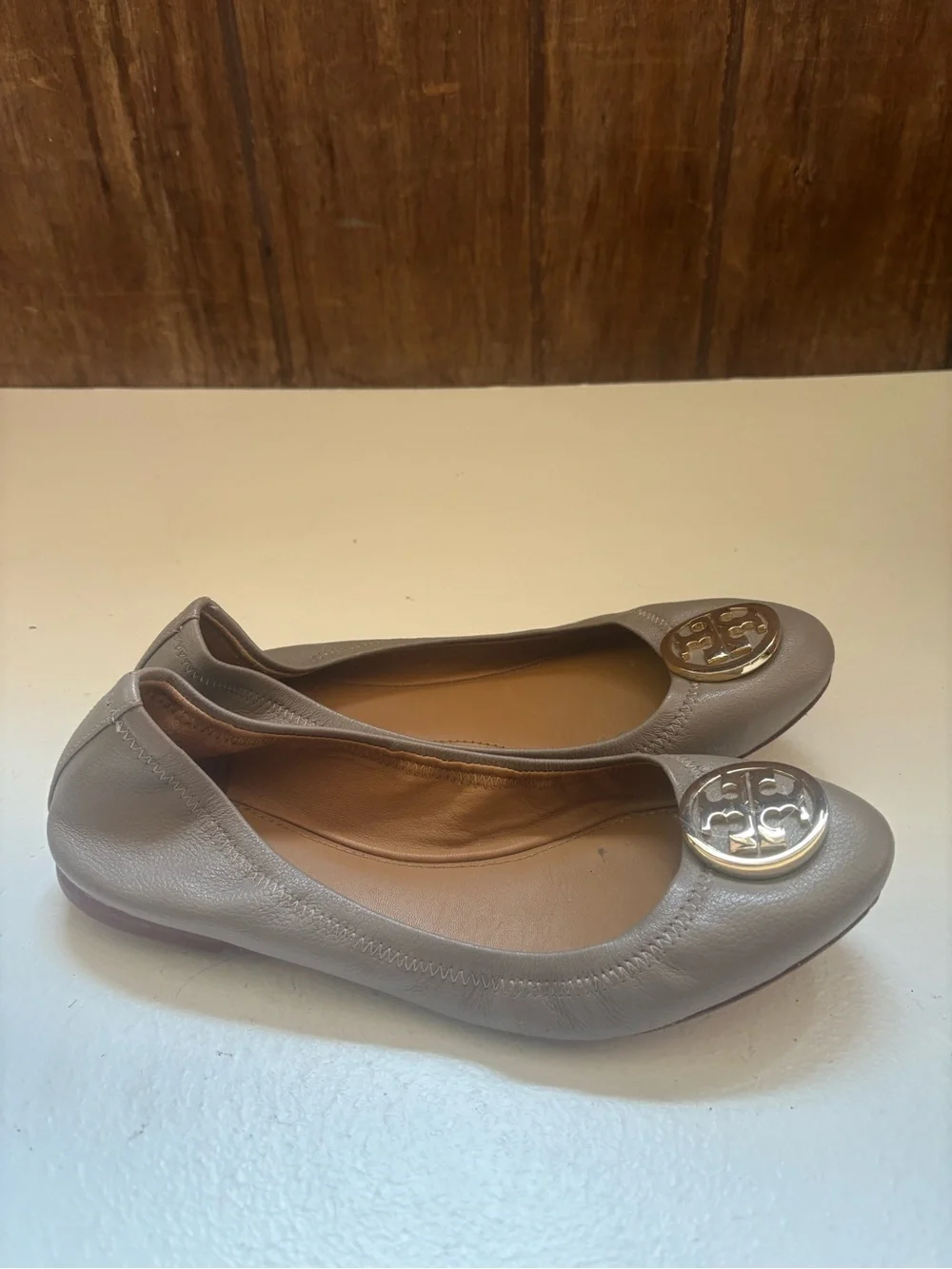 Tory Burch Benton 2 Travel Ballet in French Gray, size 7